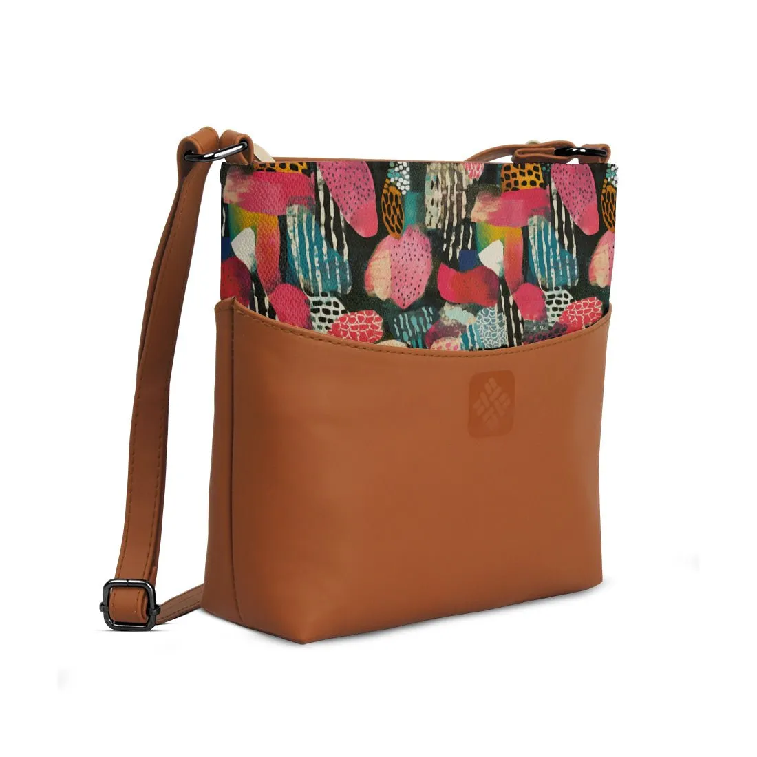 Chic Essentials Crossbody Artistic Chaos