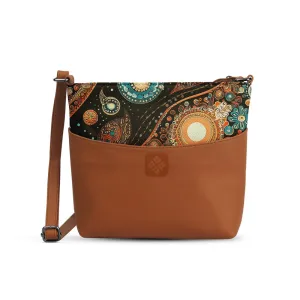 Chic Essentials Crossbody Spiral