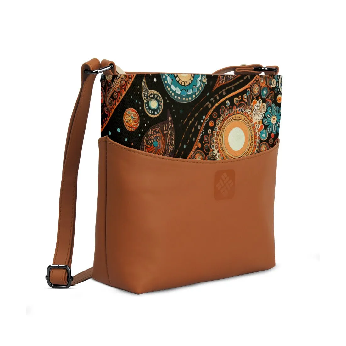 Chic Essentials Crossbody Spiral
